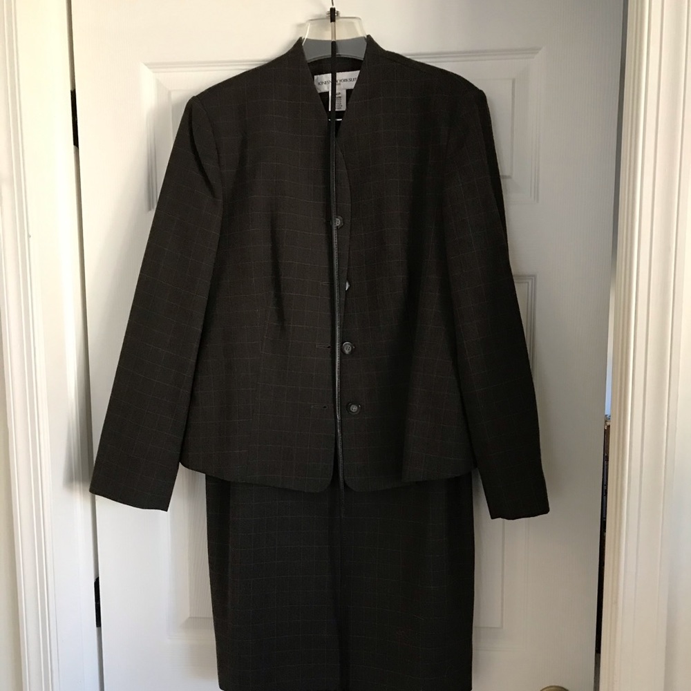 Jones New York two piece suit